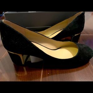 Ann Taylor suede heel with gold detail